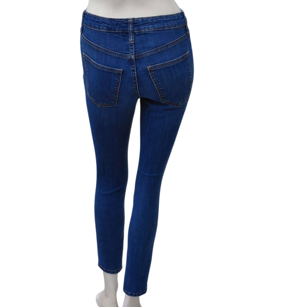 8117....Universal Thread Skinny Jeans Size 00/24R, 8" Rise