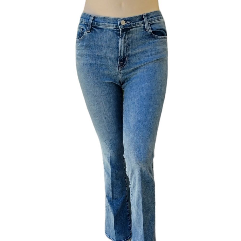 615627....J. Brand Sallie Mid Rise Bootcut Size 28, 30"Inseam 8 1/2"