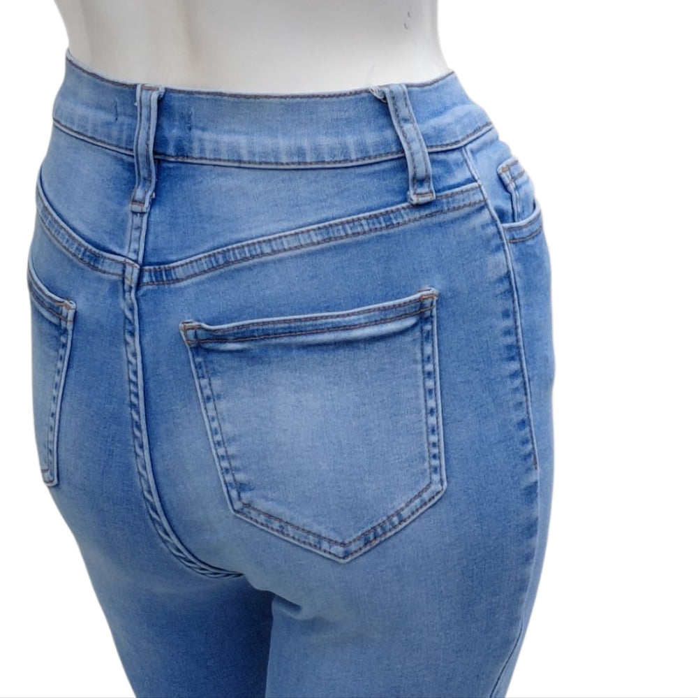 8124....Fashion Nova Skinny Jeans Size 3,  W20" 28"Inseam 10"Rise