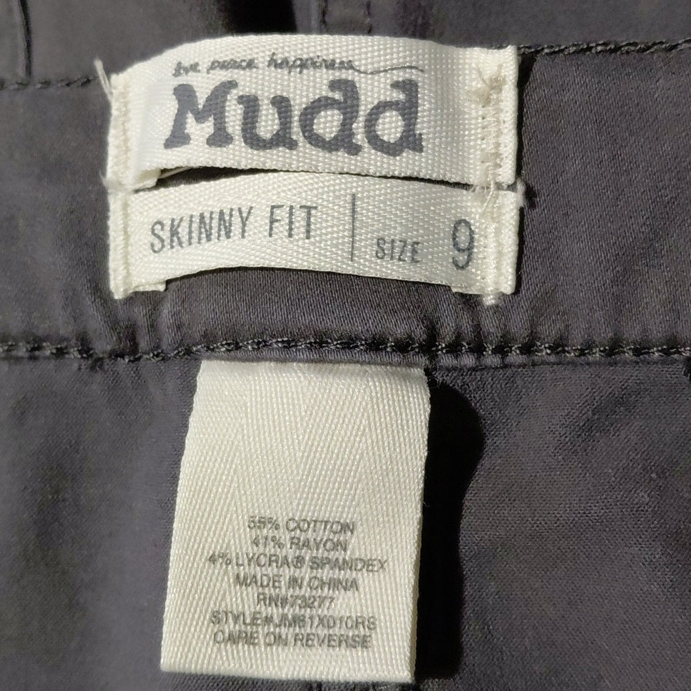 8144.....Mudd Skinny Fit Jeans Size 9, W28" 28"Inseam 8"Rise