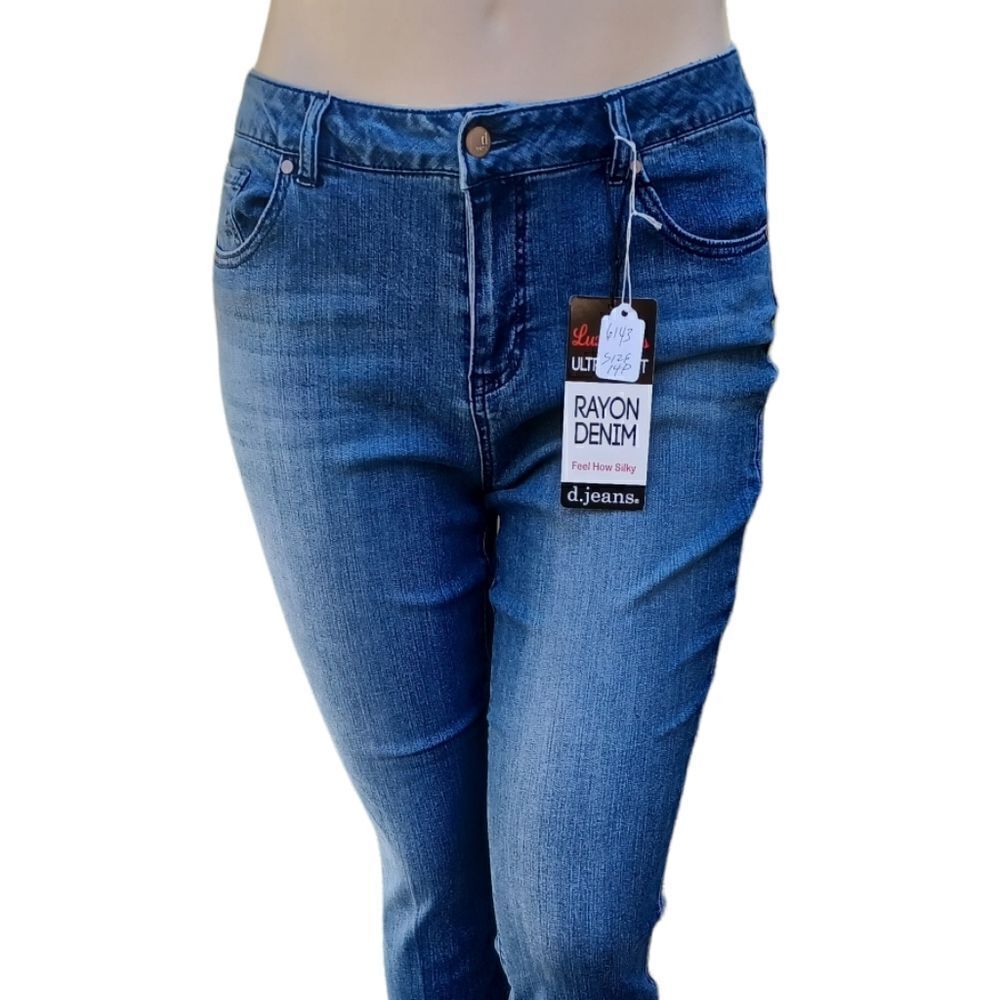 614330...d.Jeans High Waist Crop flare Jeans Size 16P, W33"  24"Inseam  11"Rise