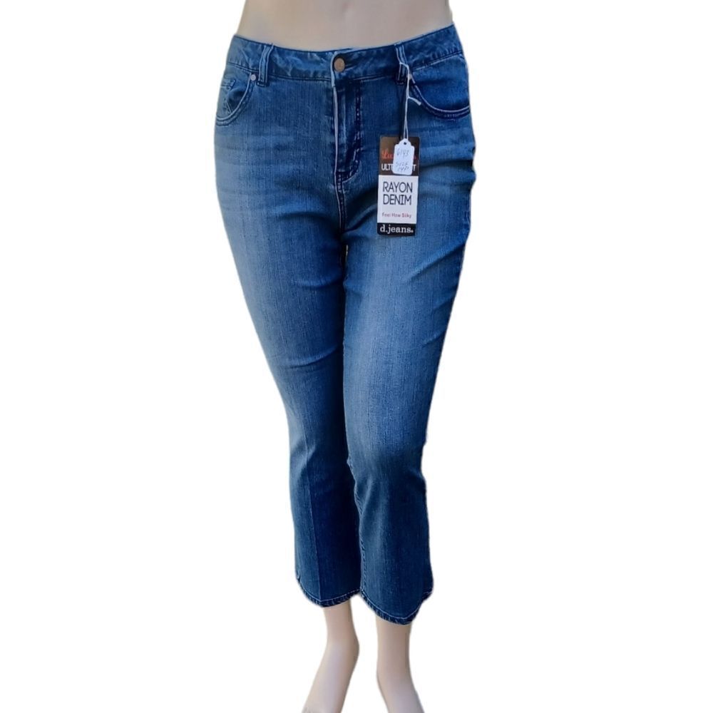 614330...d.Jeans High Waist Crop flare Jeans Size 16P, W33"  24"Inseam  11"Rise