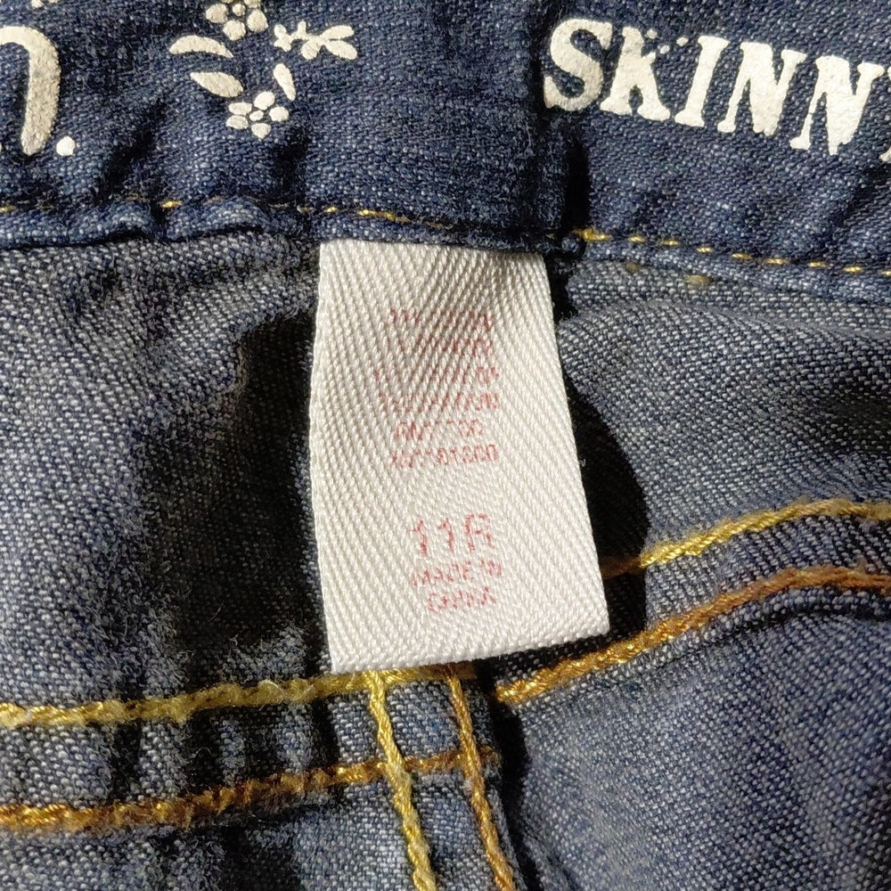 10952...Preowned Mossimo Supply Co. Skinny Jeans Size 11R, W30" 30"Inseam  7 1/2"Rise