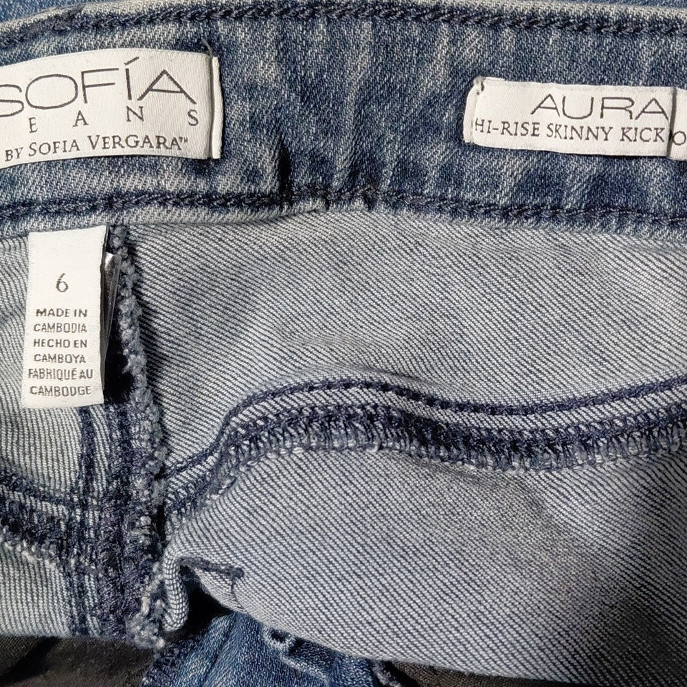 100227....Sofia Jeans Size 6, W28" 29"Inseam  10"Rise