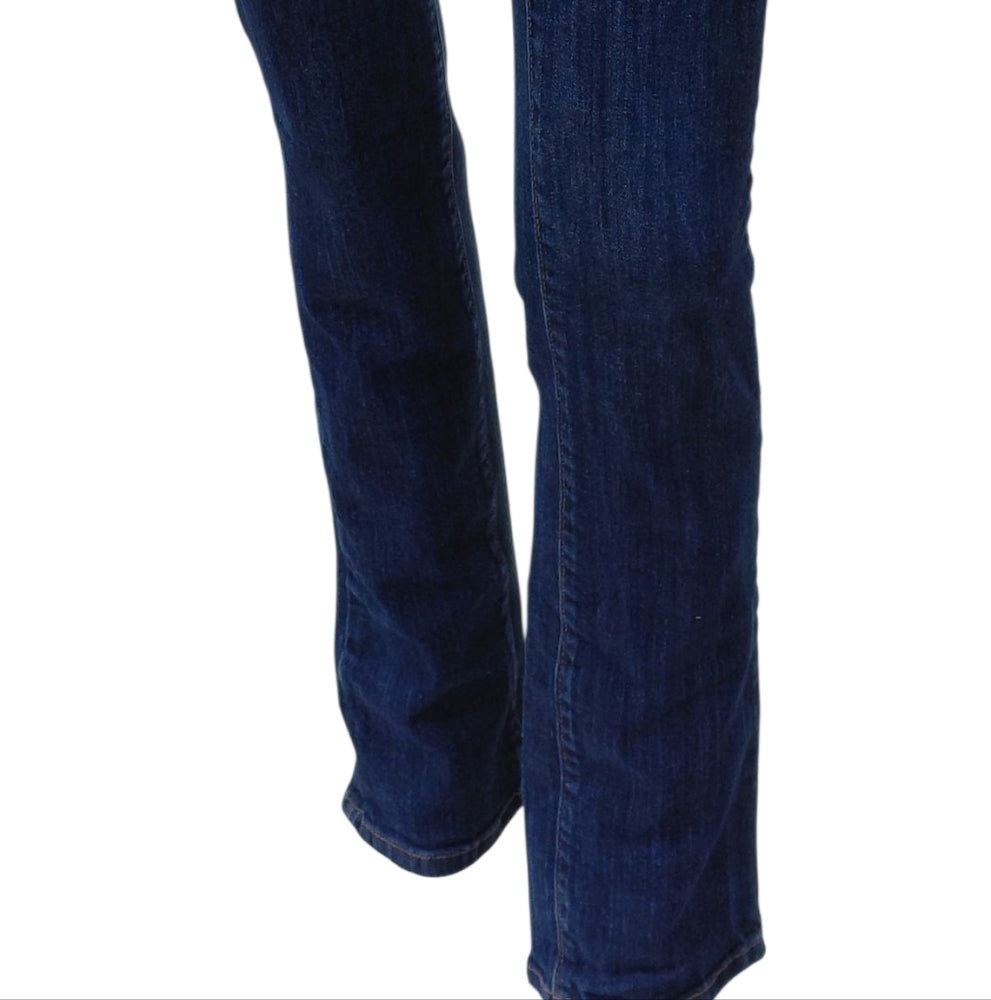 42295....Slim Straight Jeans Size 4, W26" 30"Inseam  8"Rise
