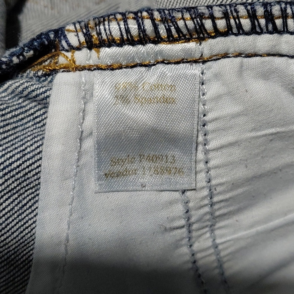 42305...Caslon Straight leg Jeans Size 4P, W24"  25"Inseam  10"Rise