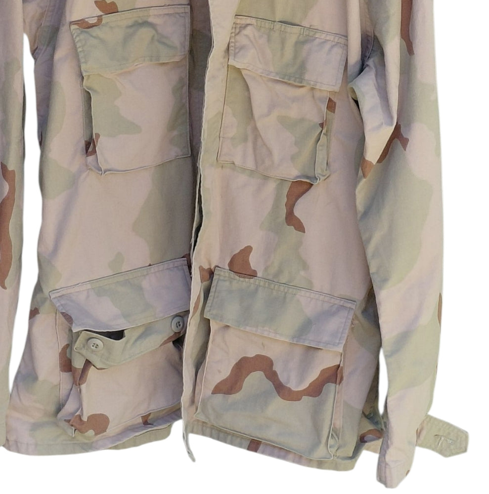 8207.....Men's Desert Camouflage Pattern 3 Color Combat Jacket Size Large Long