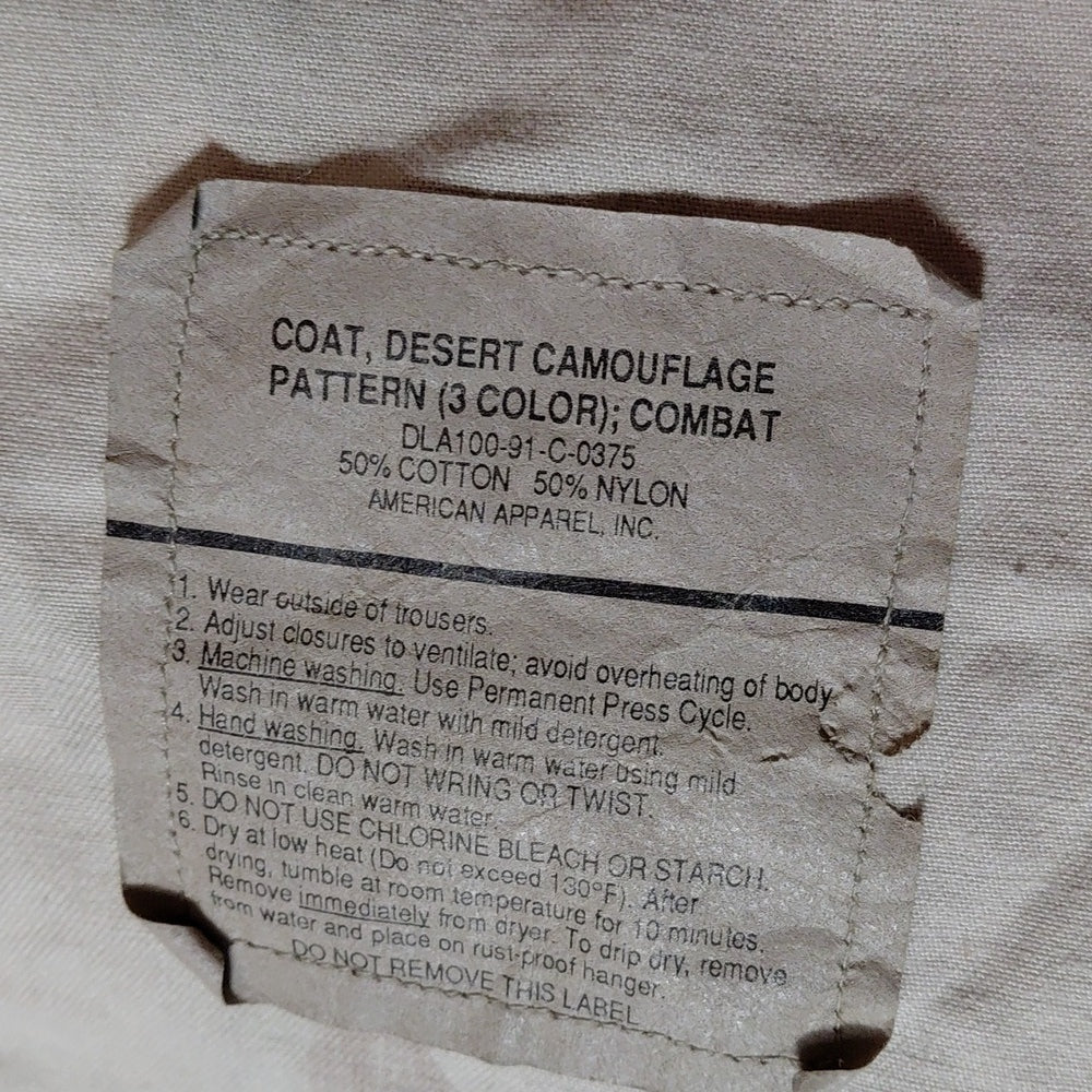 8207.....Men's Desert Camouflage Pattern 3 Color Combat Jacket Size Large Long