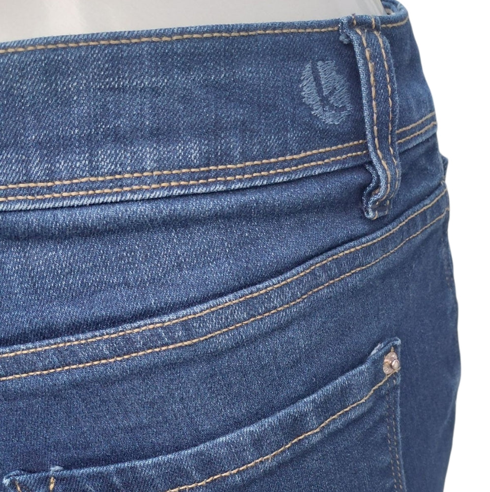 7006114.....Kensie Dark Blue Denim Shorts Size 2/26, 8"Rise 6"Inseam