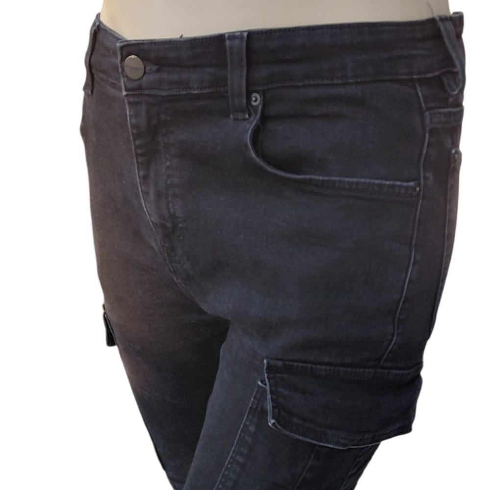 8226....Women's Black Zara Cargo Jeans Size 36, 26" Inseam 11"Rise