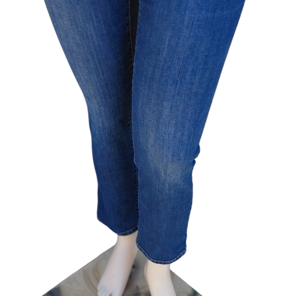 8224....St John's Bay Straight Leg Jeans Size 10P