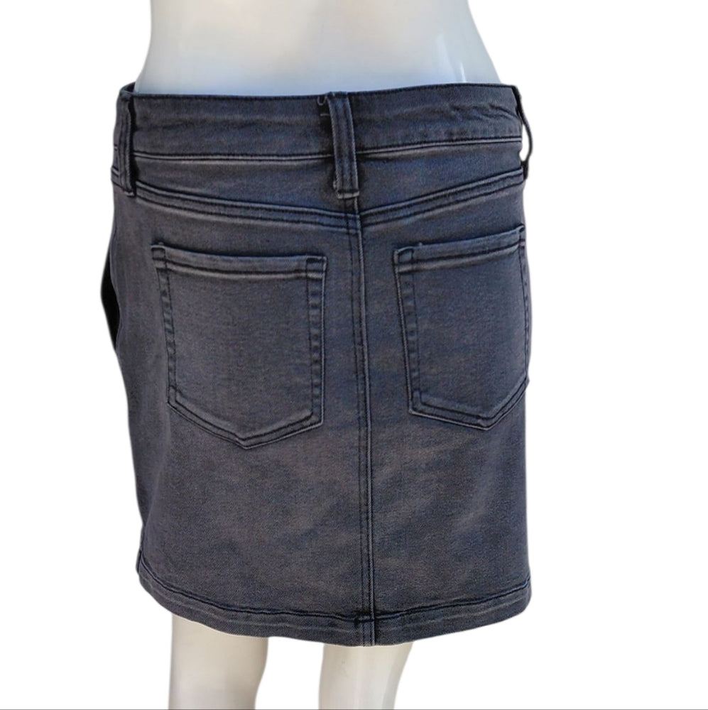 8231....Cat&Jack Gray Button-Front Denim Skirt Size XL (14) Waist 28", 14"Rise