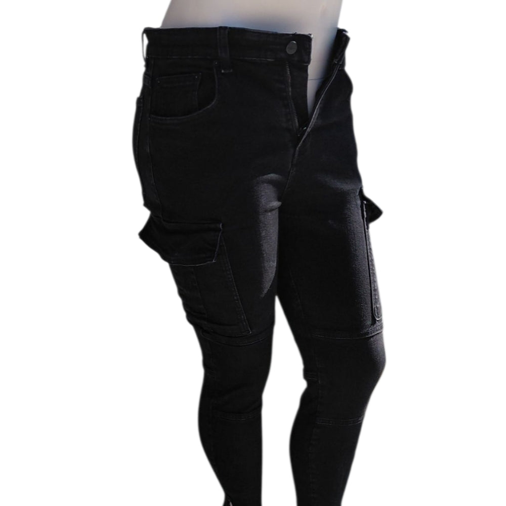8226....Women's Black Zara Cargo Jeans Size 36, 26" Inseam 11"Rise