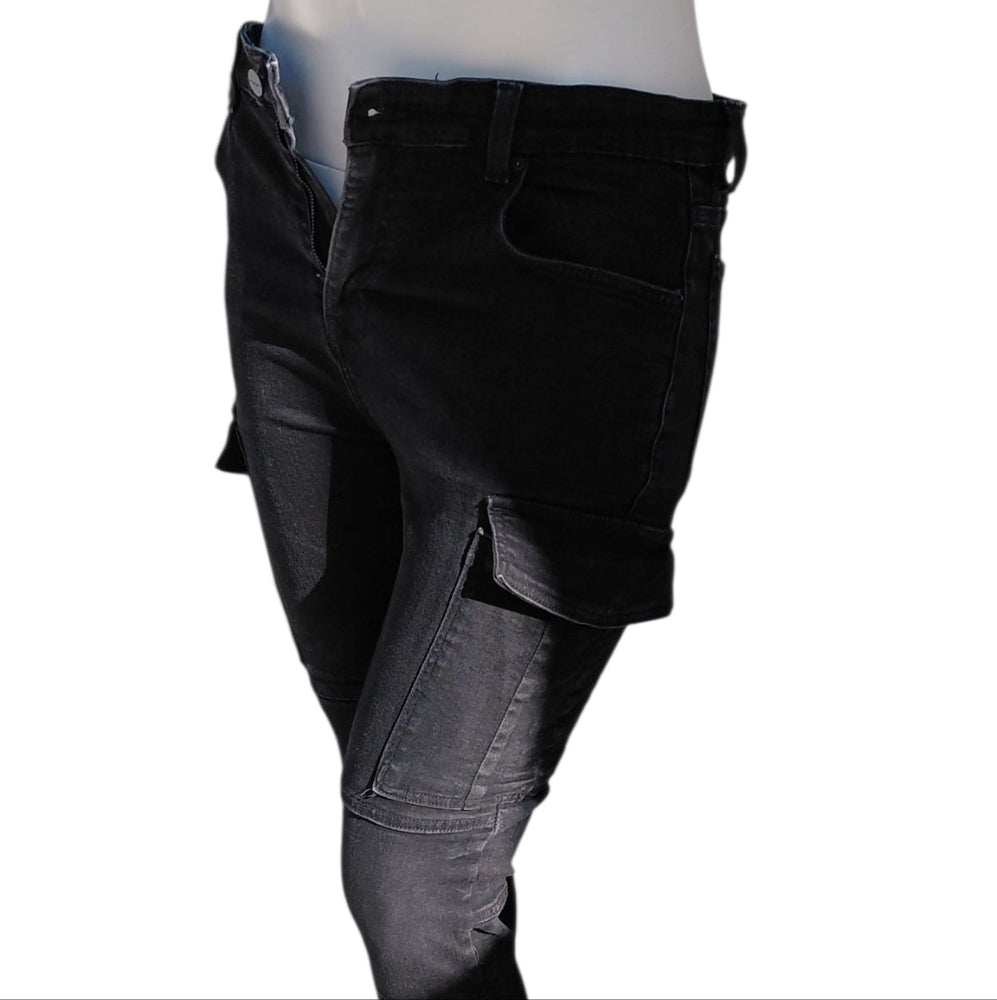 8226....Women's Black Zara Cargo Jeans Size 36, 26" Inseam 11"Rise