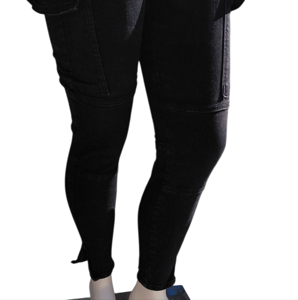 8226....Women's Black Zara Cargo Jeans Size 36, 26" Inseam 11"Rise