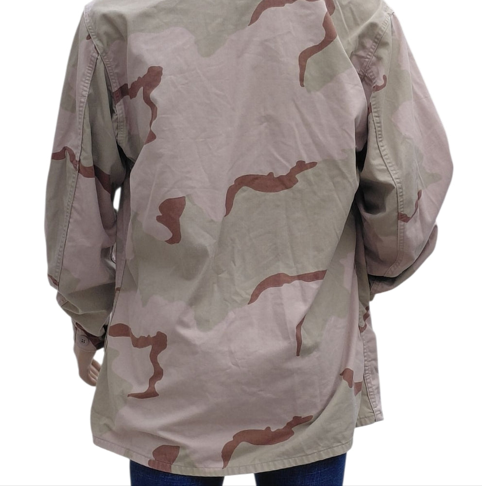 8207.....Men's Desert Camouflage Pattern 3 Color Combat Jacket Size Large Long