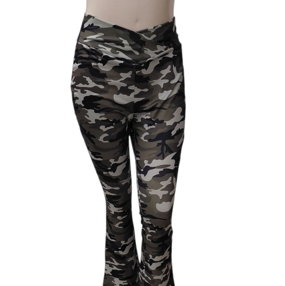 8204.....Camouflage Women's Pants Size XXL