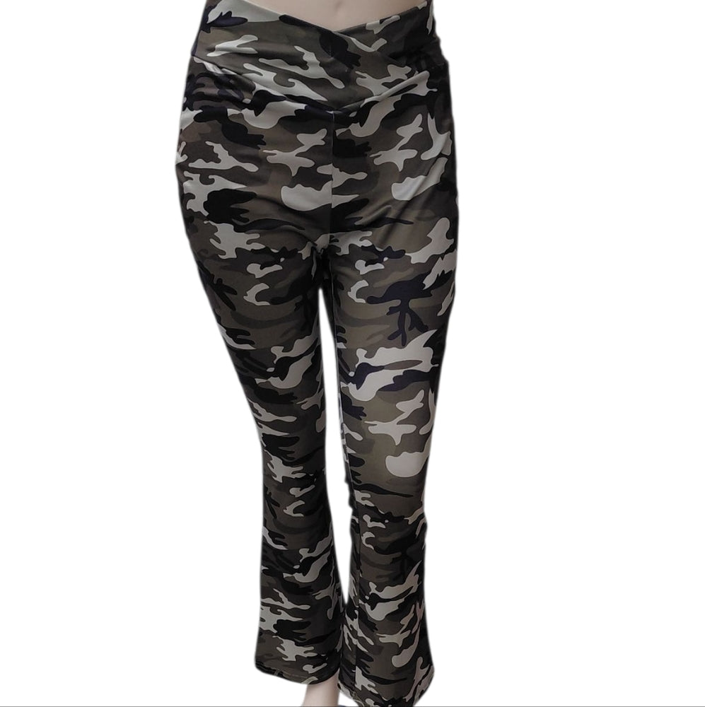 8204.....Camouflage Women's Pants Size XXL