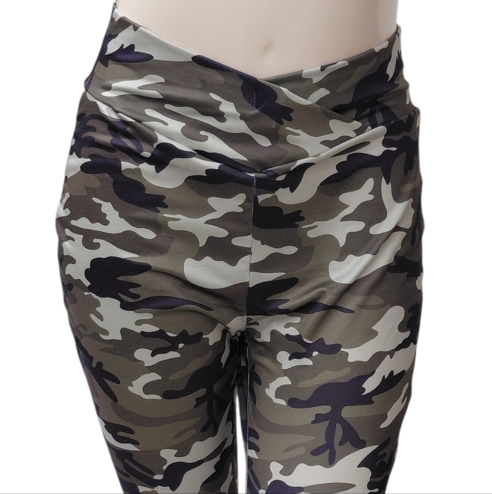 8204.....Camouflage Women's Pants Size XXL