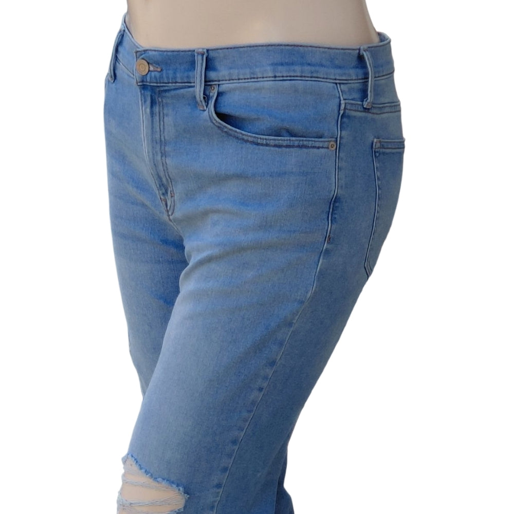 8212....Women's Lucky Brand Blue Distressed Jeans Size 14/32