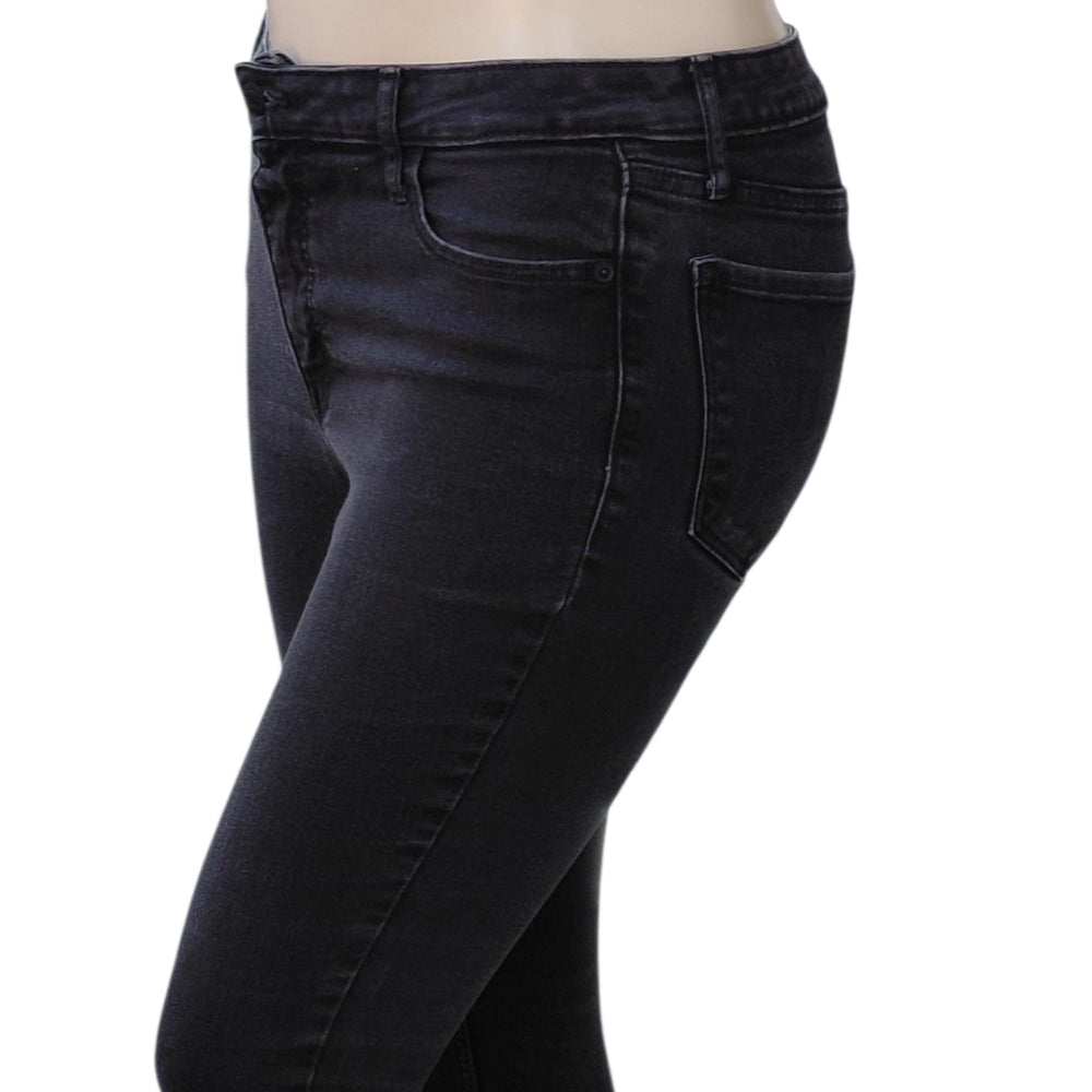 8214....Women's Old Navy Black Jeans Size 12 Short