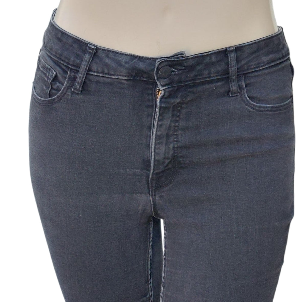 8214....Women's Old Navy Black Jeans Size 12 Short