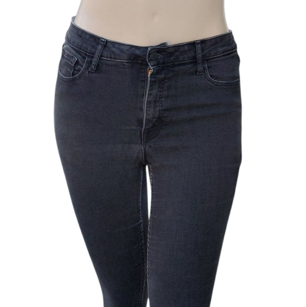 8214....Women's Old Navy Black Jeans Size 12 Short