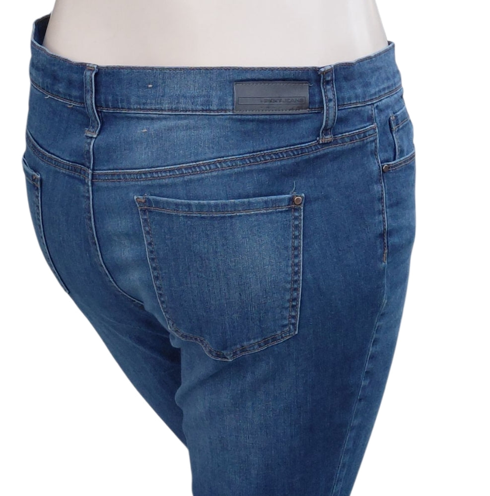 8232.....DKNY Straight Leg Denim Jeans Size 14X30