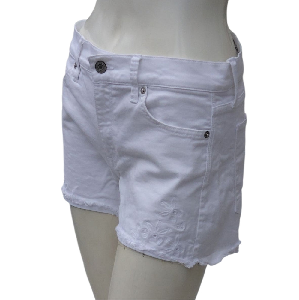 8242.....Women's Gap 1969 White Denim Shorts Size 27r
