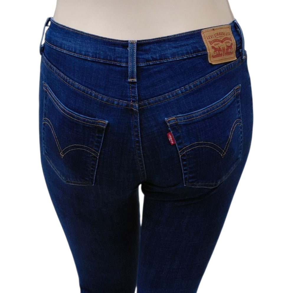 8248....Women's Levis Boyfriend Jeans Size 27