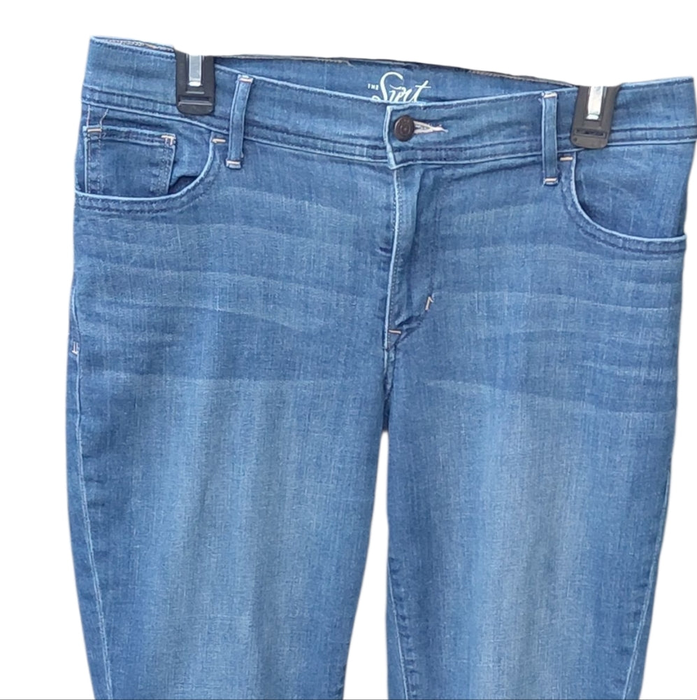 8245.....Old Navy Denim Capri Jeans Size 10 Reg