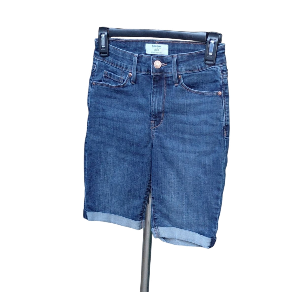 8246.....Denizen by Levi's Denim Jean Shorts Size 2 W26