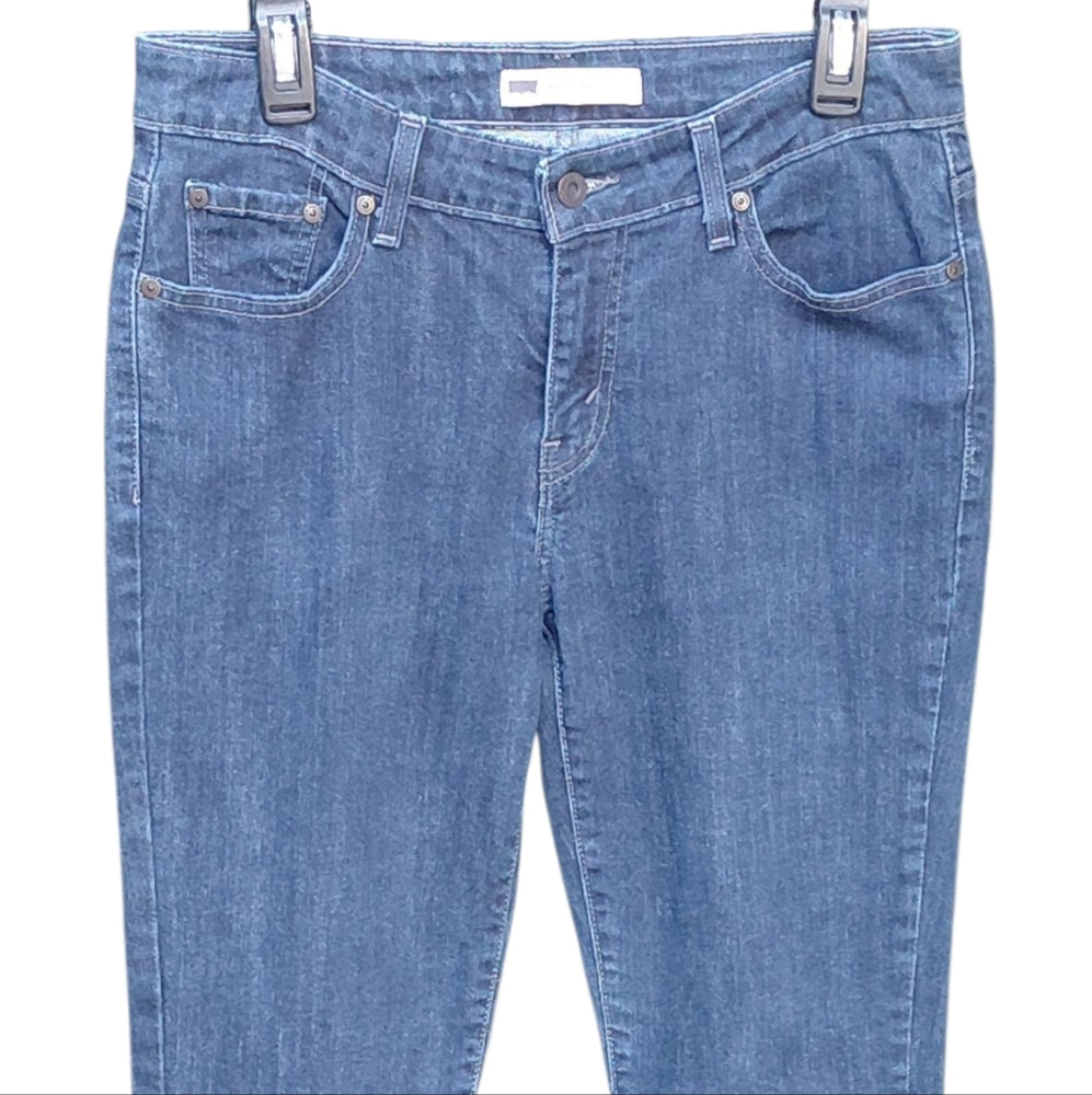 8233....Levi Strauss Mid Rise Classic Jeans Size 10M