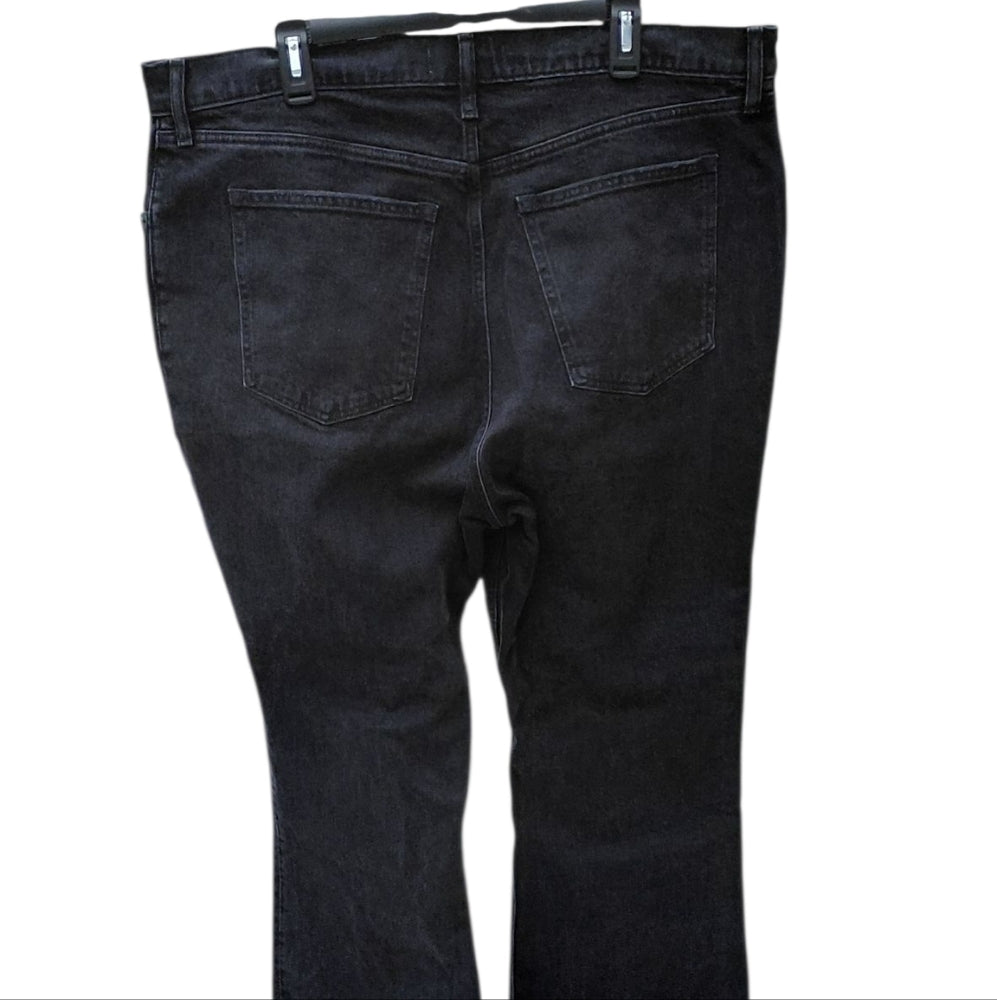 8281....Women's Abercrombie & Fitch Black Denim Flare Jeans Size 34/18r
