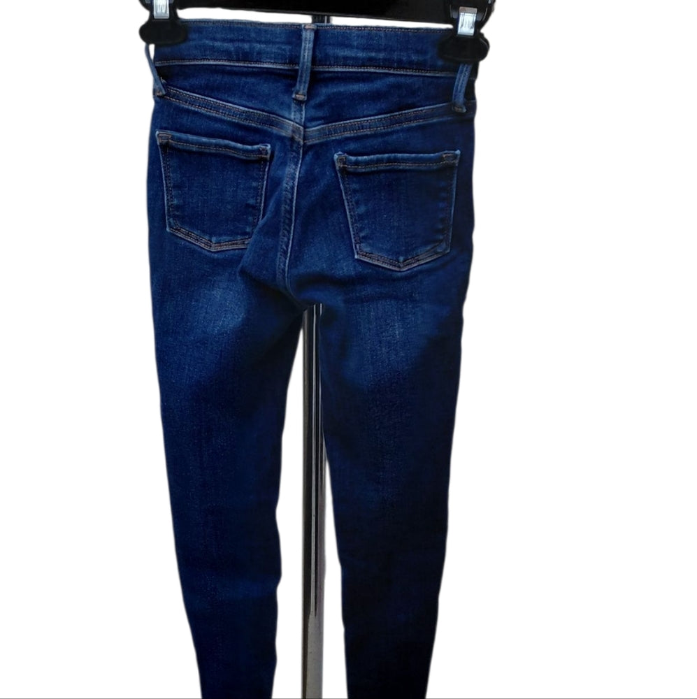 8253....Kids Old Navy Blue Denim Jeans Size 8