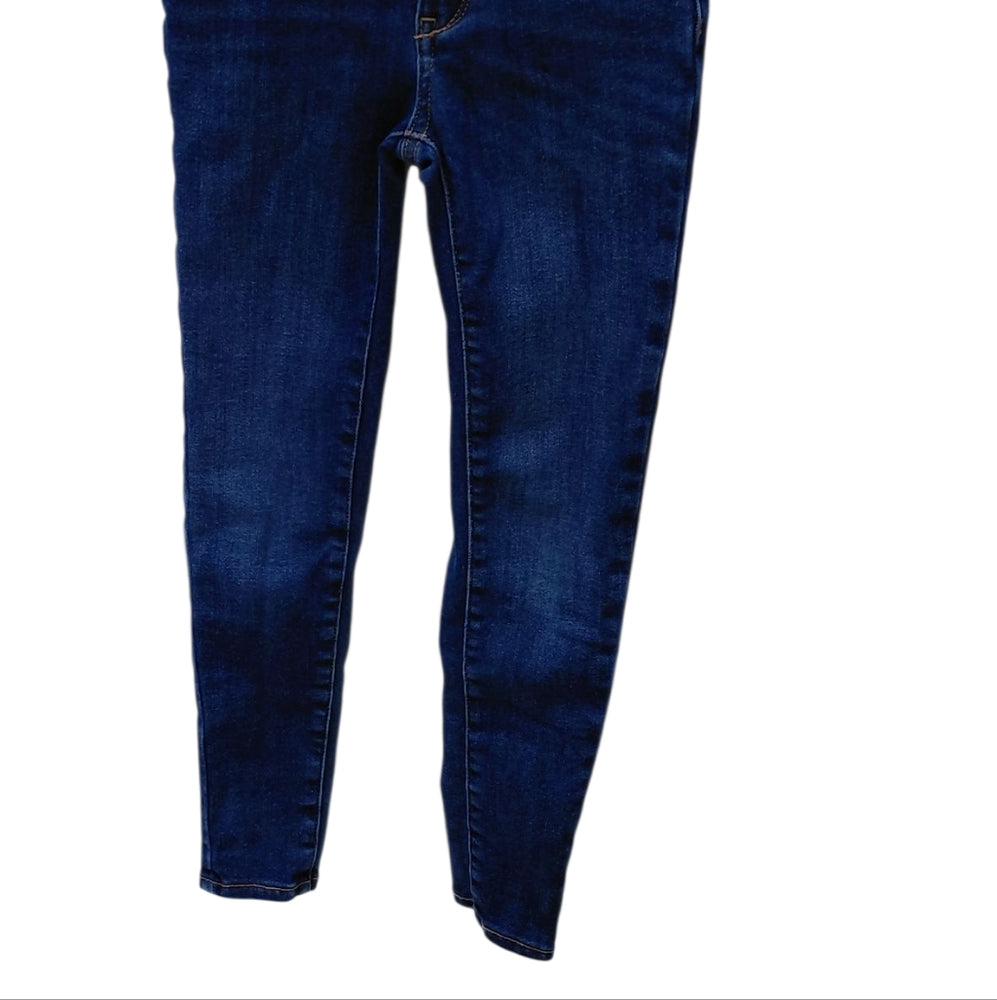 8253....Kids Old Navy Blue Denim Jeans Size 8