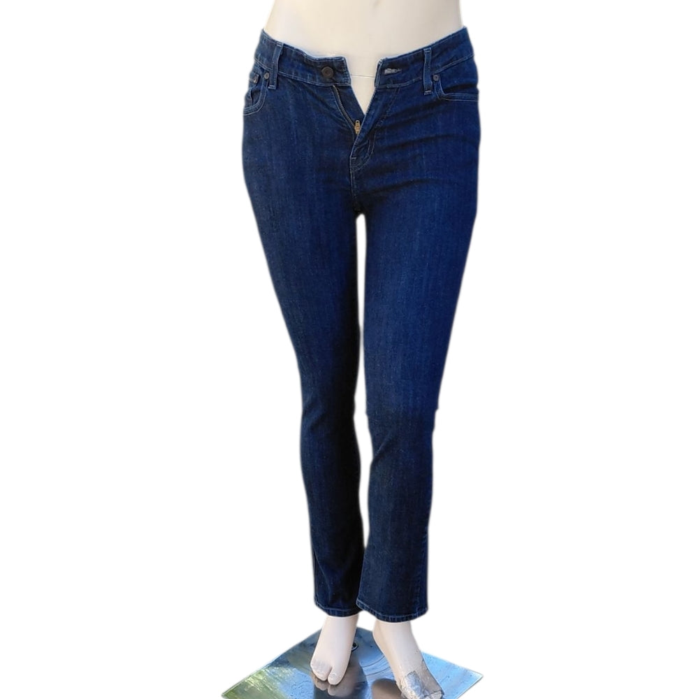 8233....Levi Strauss Mid Rise Classic Jeans Size 10M