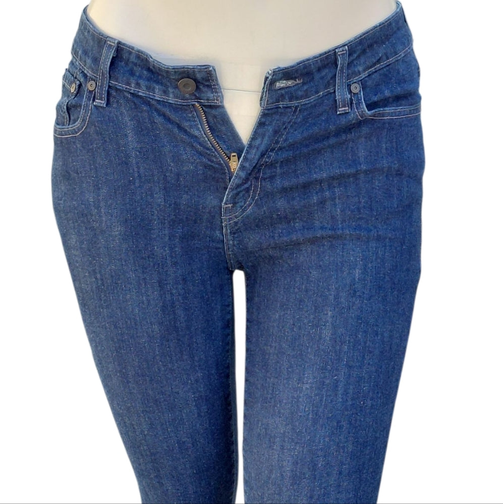 8233....Levi Strauss Mid Rise Classic Jeans Size 10M