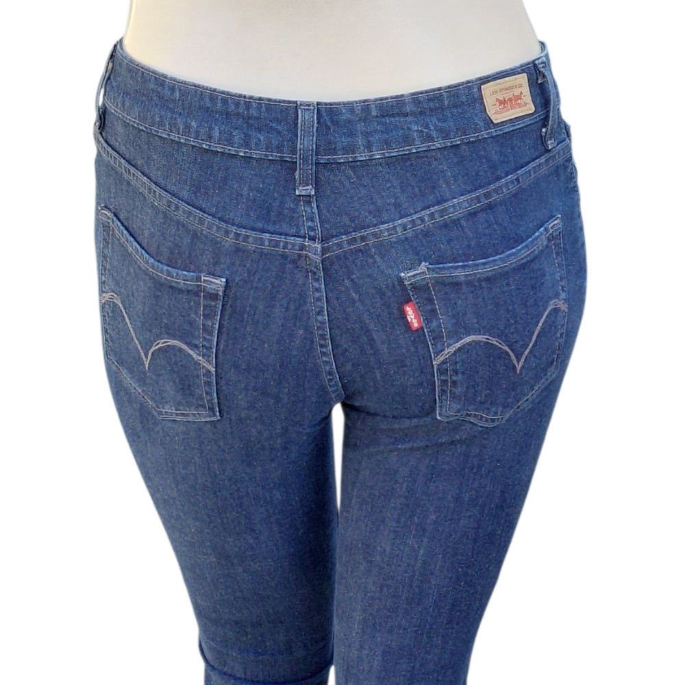 8233....Levi Strauss Mid Rise Classic Jeans Size 10M