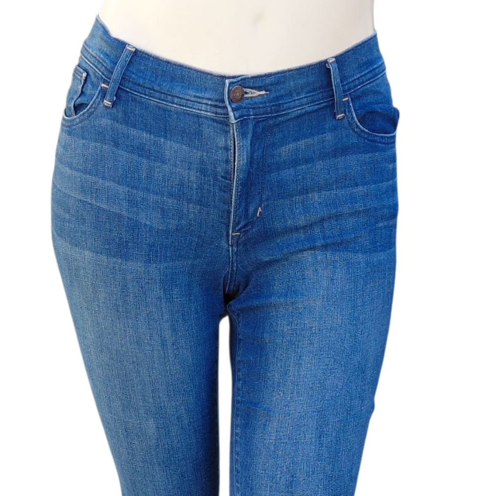 8245.....Old Navy Denim Capri Jeans Size 10 Reg