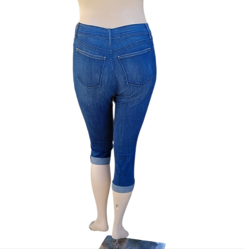 8245.....Old Navy Denim Capri Jeans Size 10 Reg