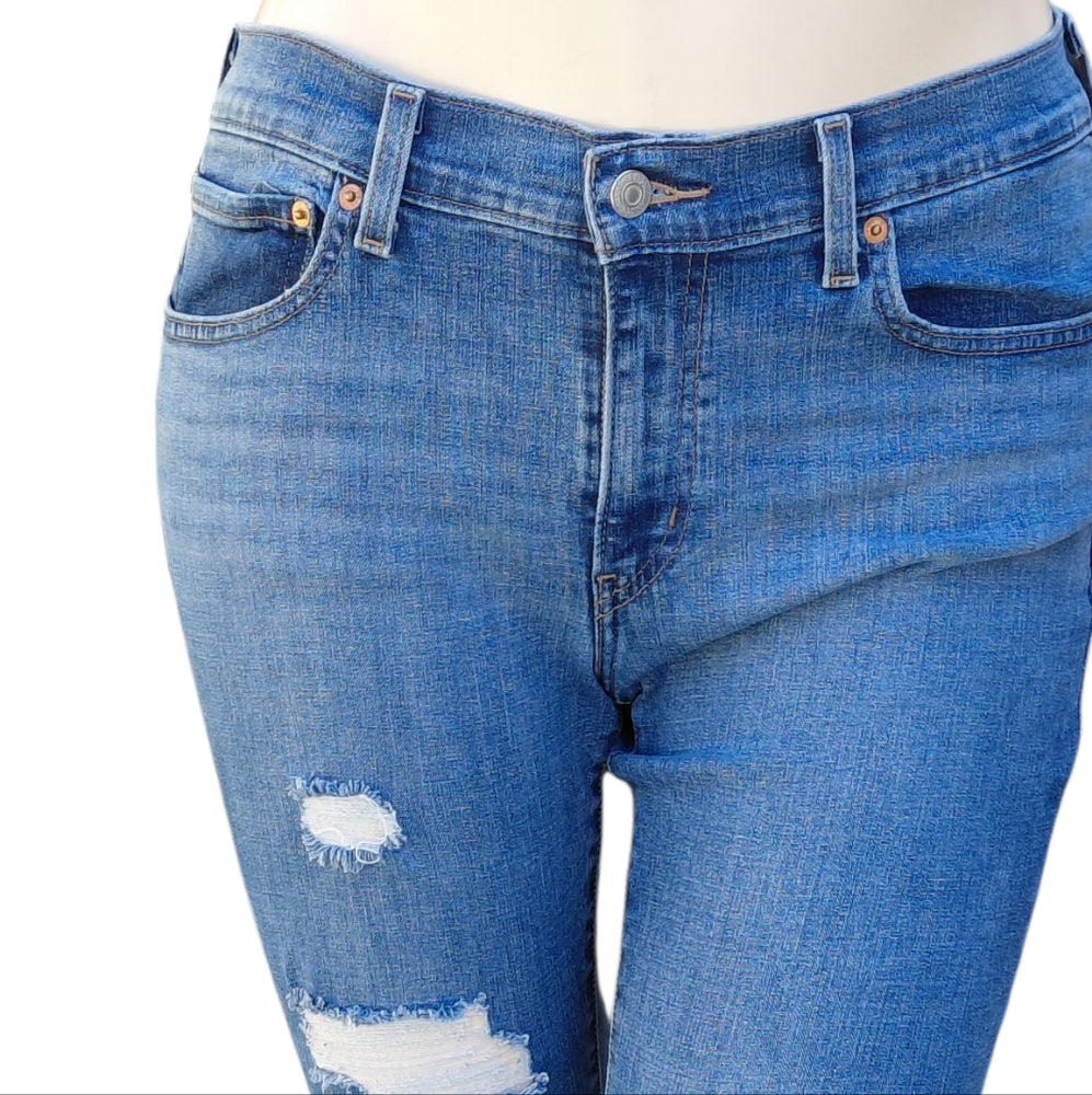 8264.... Levi's Boyfriend Jeans Size 31