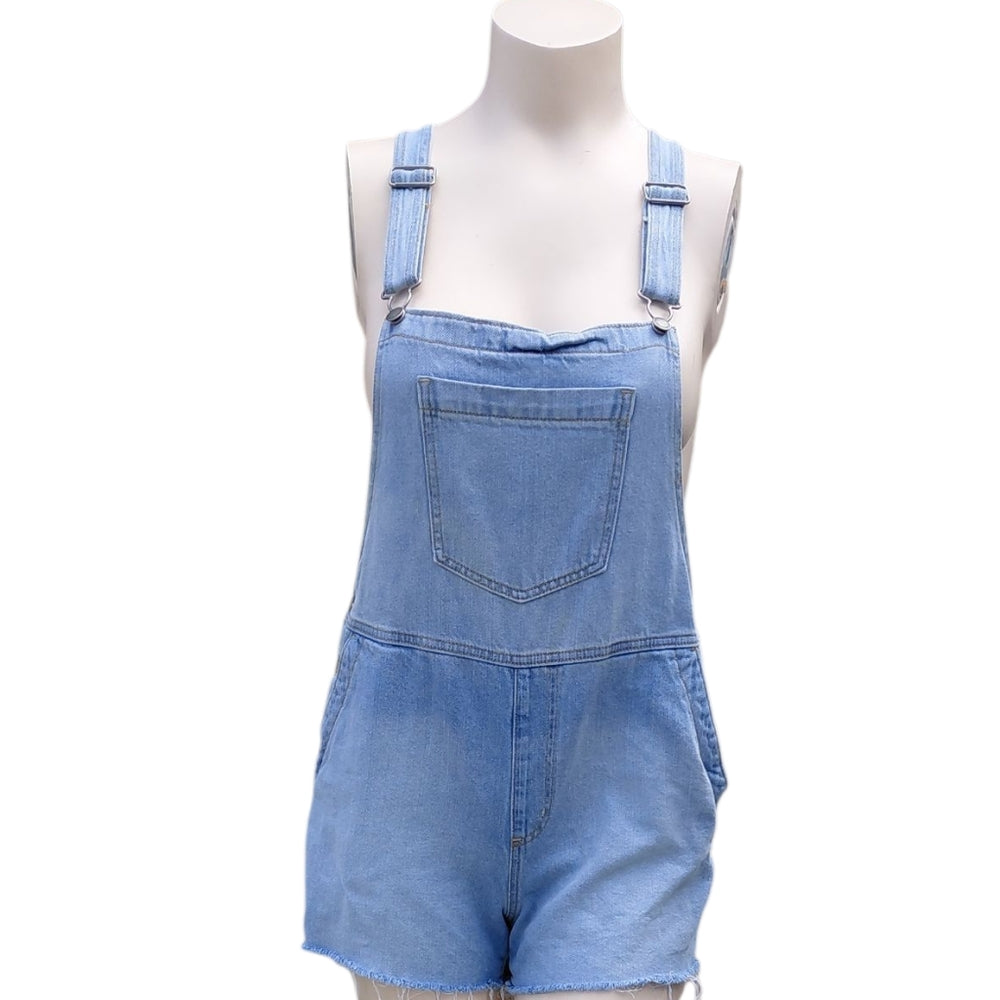 8269...Universal Thread Denim Blue Overall Shorts Size 10