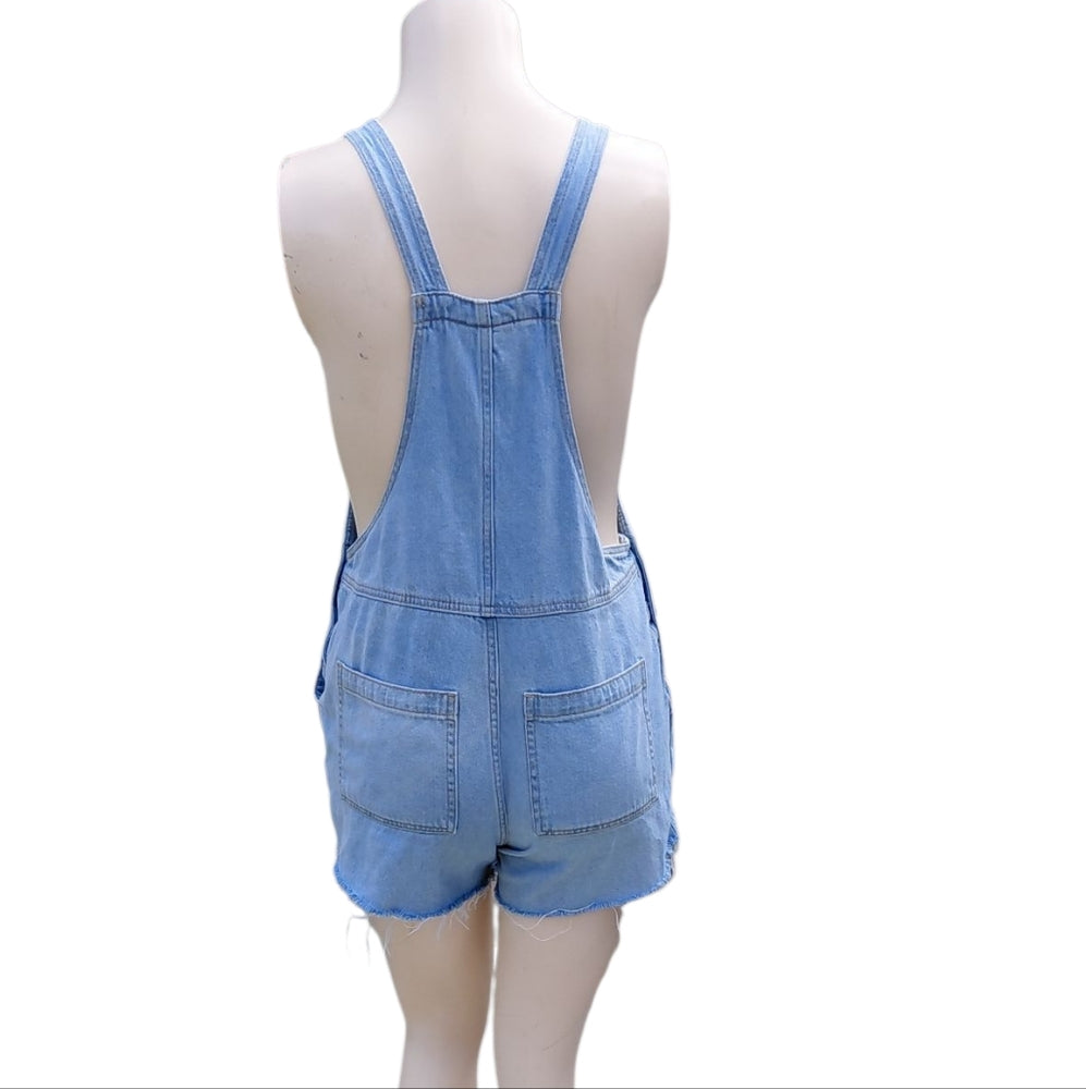 8269...Universal Thread Denim Blue Overall Shorts Size 10