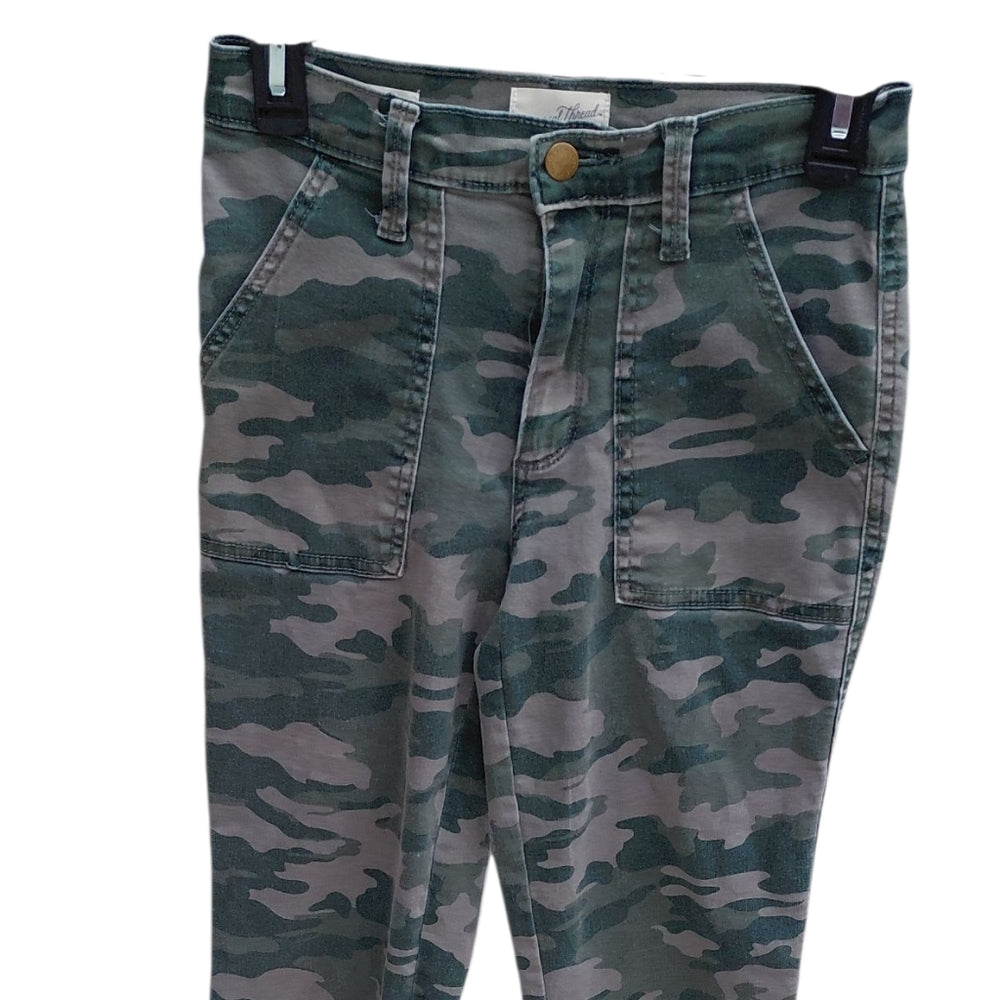 8286.....Camouflage Cargo Pants Size 00/24