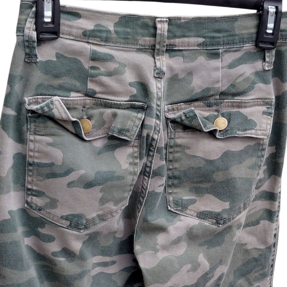 8286.....Camouflage Cargo Pants Size 00/24