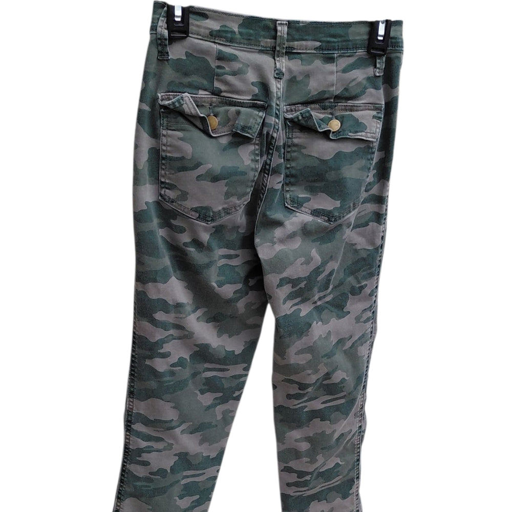 8286.....Camouflage Cargo Pants Size 00/24