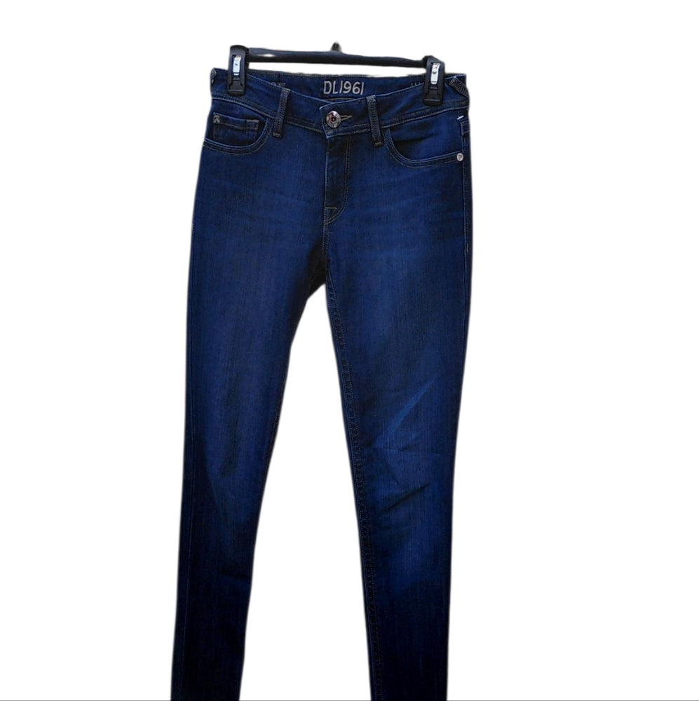 8285....DL1961 Women's Blue Jeans Size 27