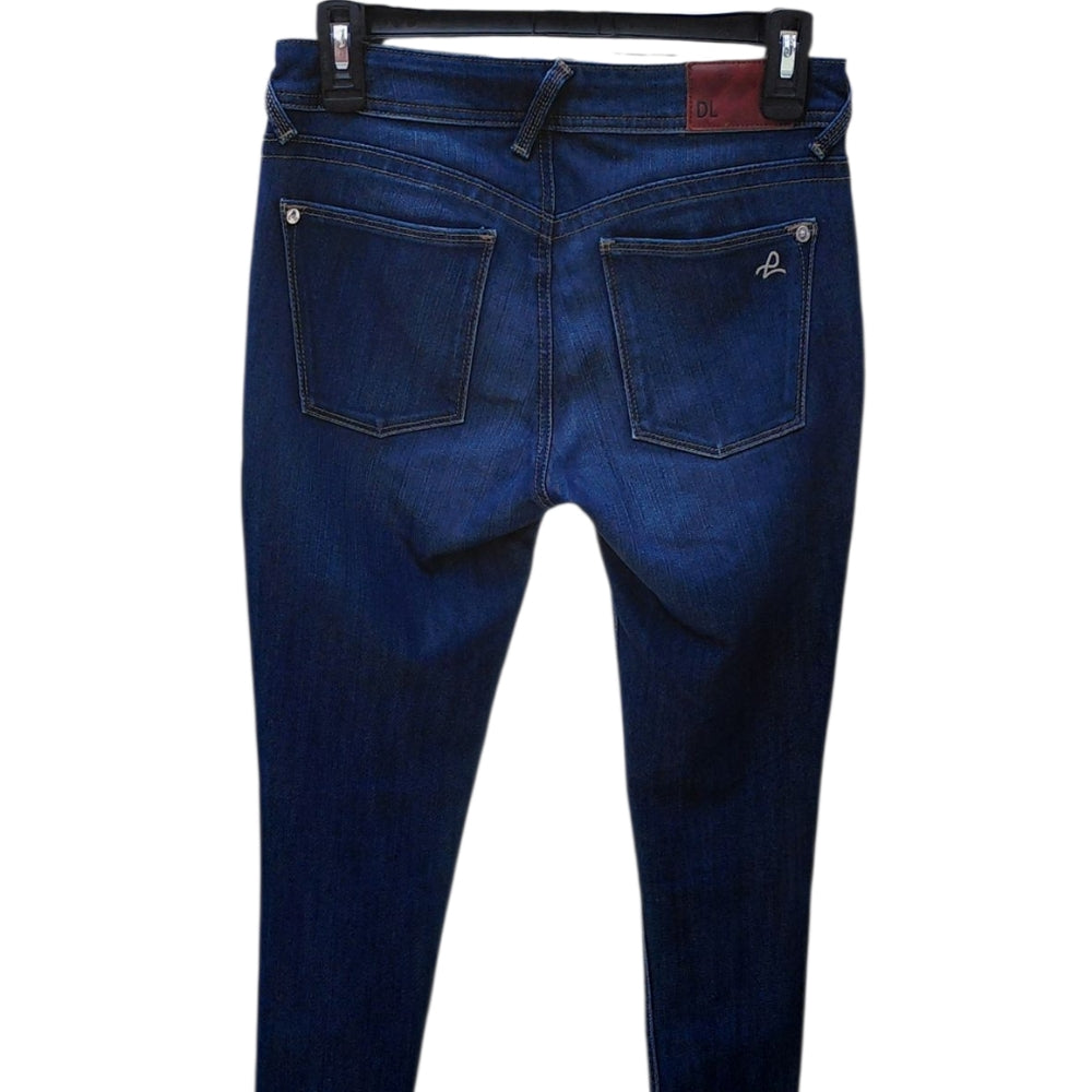 8285....DL1961 Women's Blue Jeans Size 27