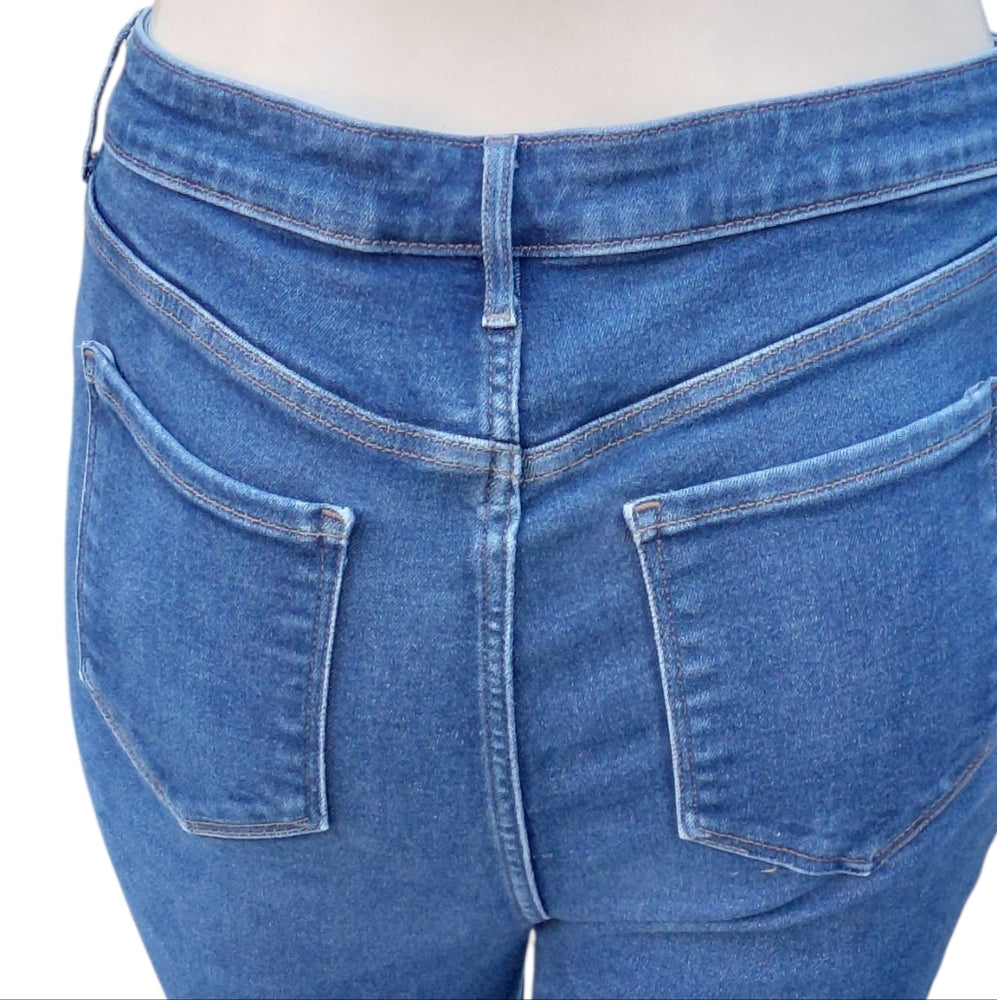 8259. ....Women's Old Navy Jeans Size 16